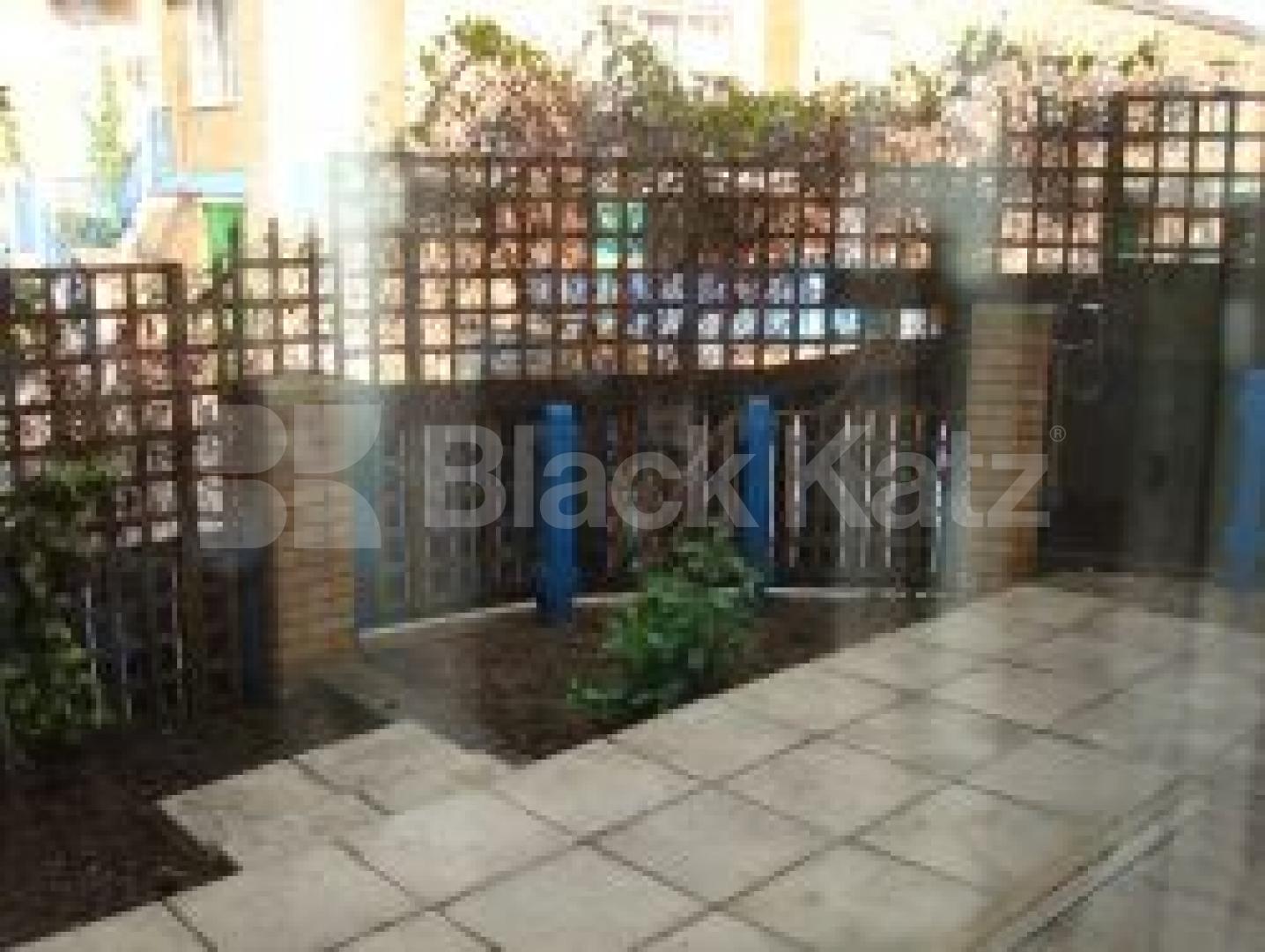 			New Instruciton, 1 Bedroom, 1 bath, 1 reception Flat			 Asburn Grove, BELSIZE PARK